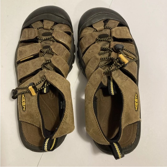 Keen men’s Sz 7 outdoor waterproof hiking camping sandals
